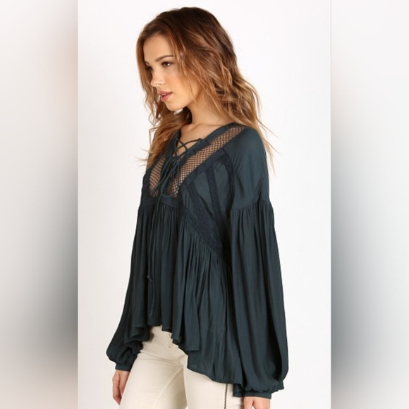 Free People Black Lace-Up Dont Let Go Peasant Boho Size Small Oversized PTP 22 - Picture 2 of 4